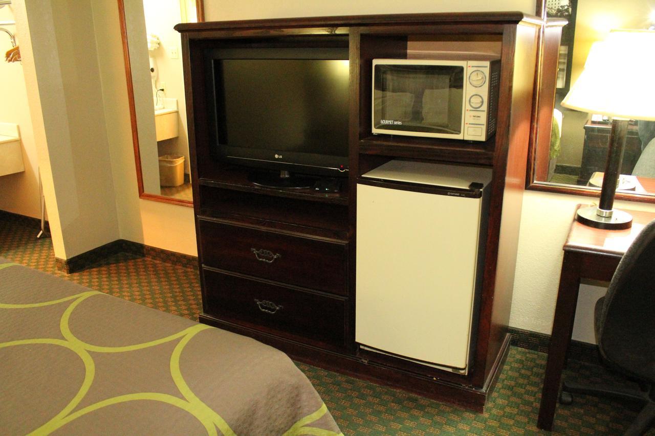 Super 8 By Wyndham Bossier City/Shreveport Area Dış mekan fotoğraf